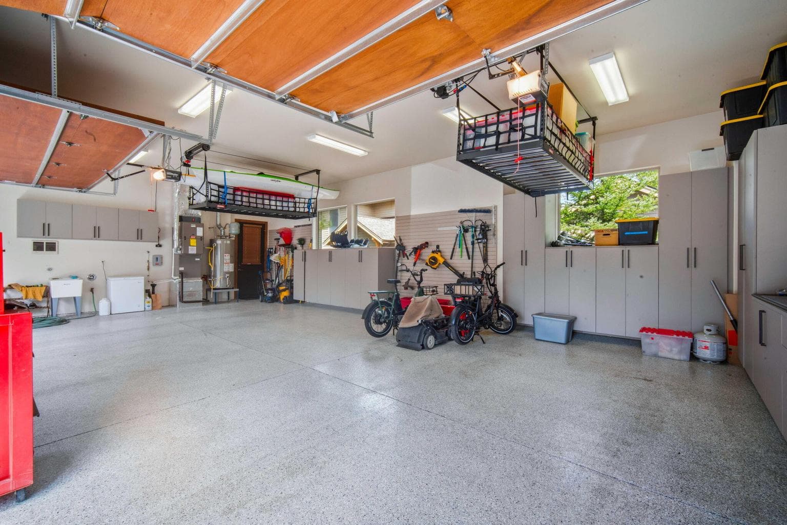 Awesome garage space!