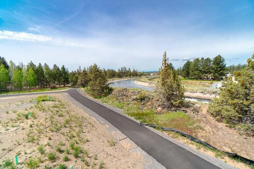 Enjoy the numerous trail systems that wind through and around the community. This portion is adjacent to the canal.