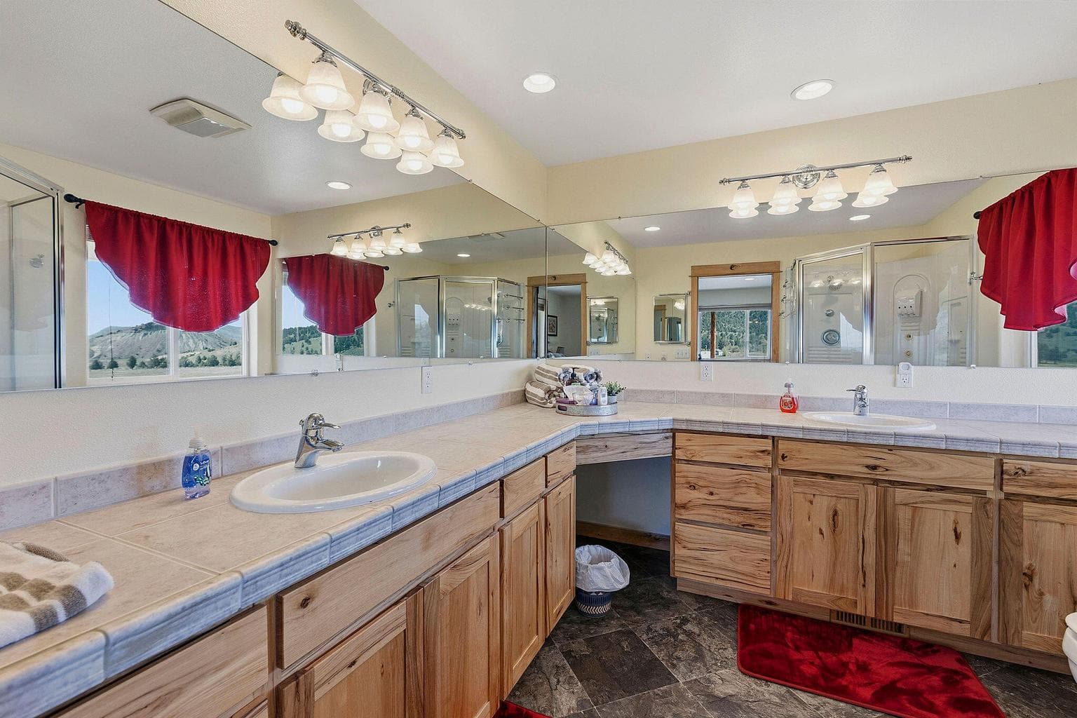 Photo of 41221 Van Lake Road 28 of 191