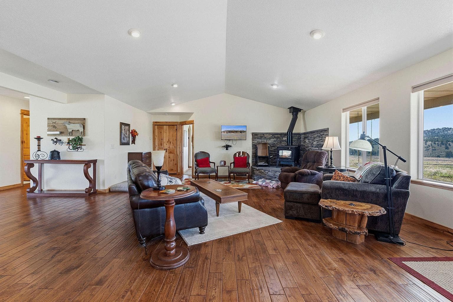 Photo of 41221 Van Lake Road 18 of 191