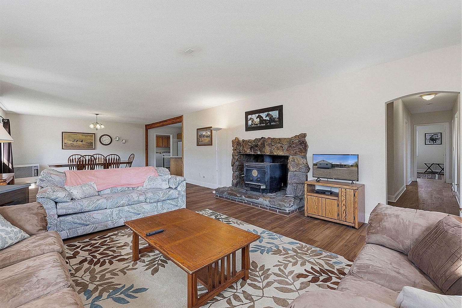 Photo of 41221 Van Lake Road 53 of 191
