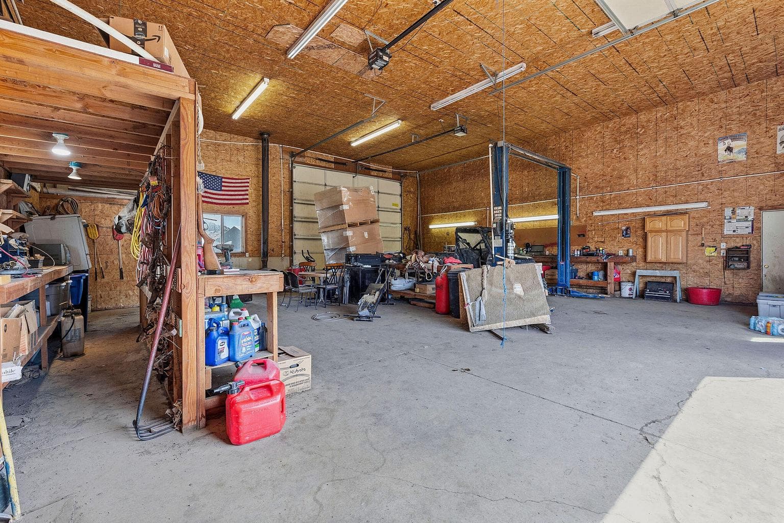 Photo of 41221 Van Lake Road 68 of 191
