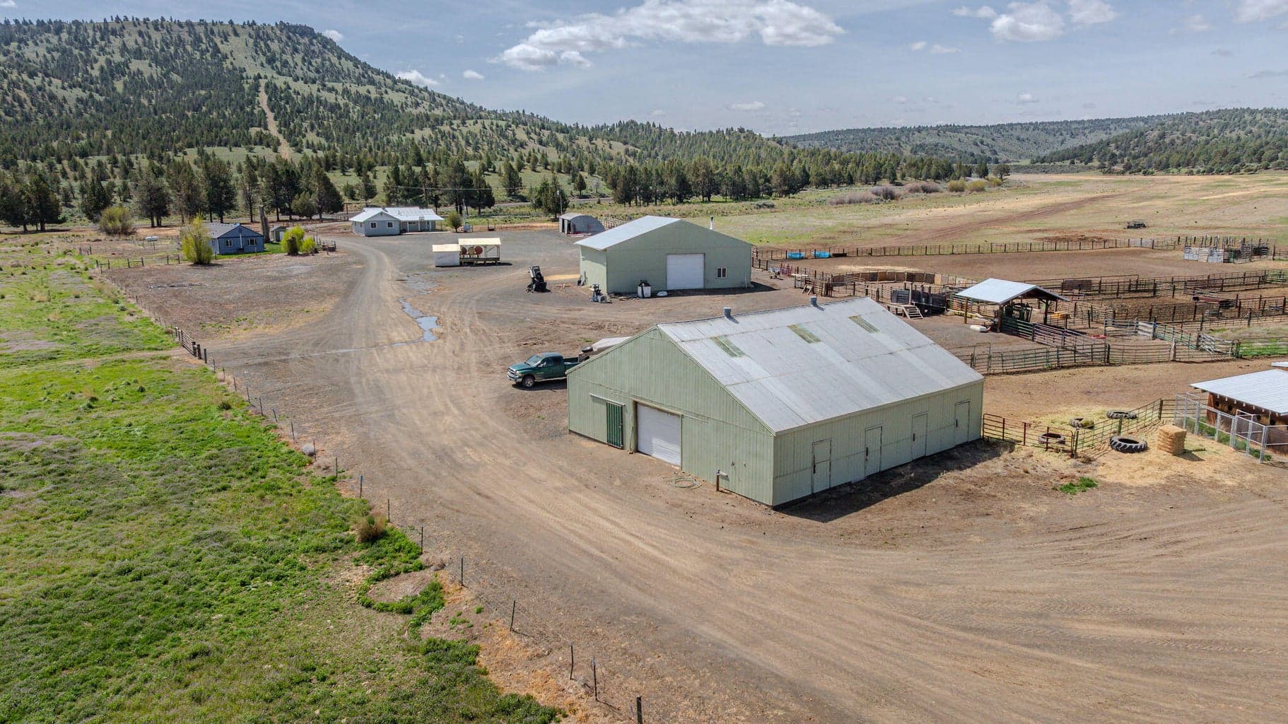 Photo of 41221 Van Lake Road 80 of 191