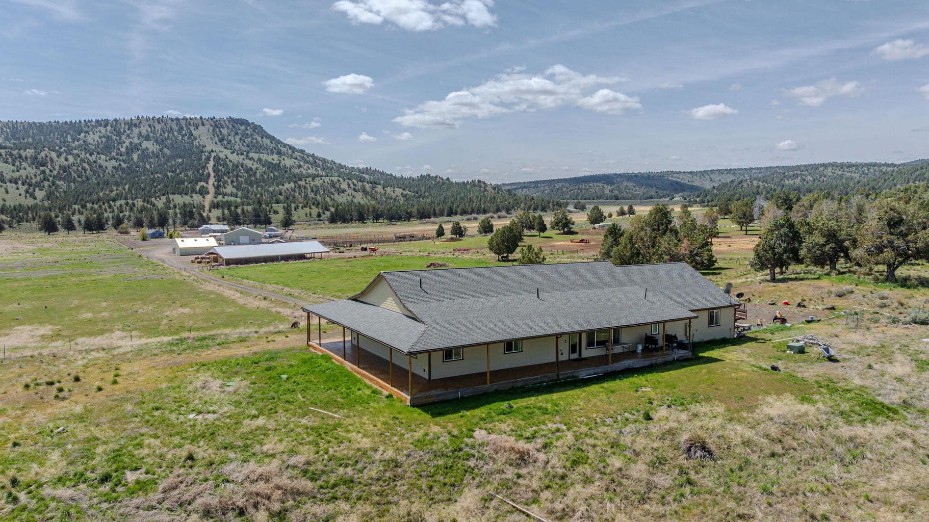 Photo of 41221 Van Lake Road 92 of 191