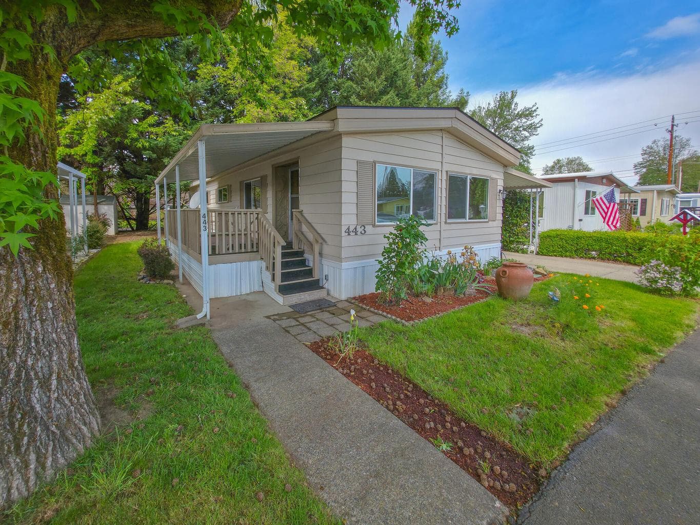 443 Ashwood
