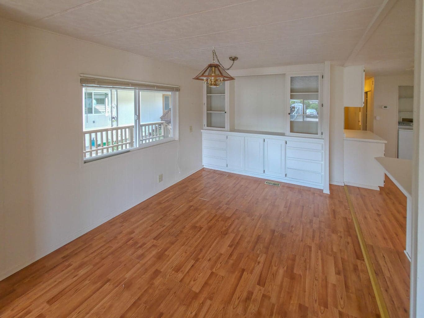 Photo of 443 Ashwood 5 of 40