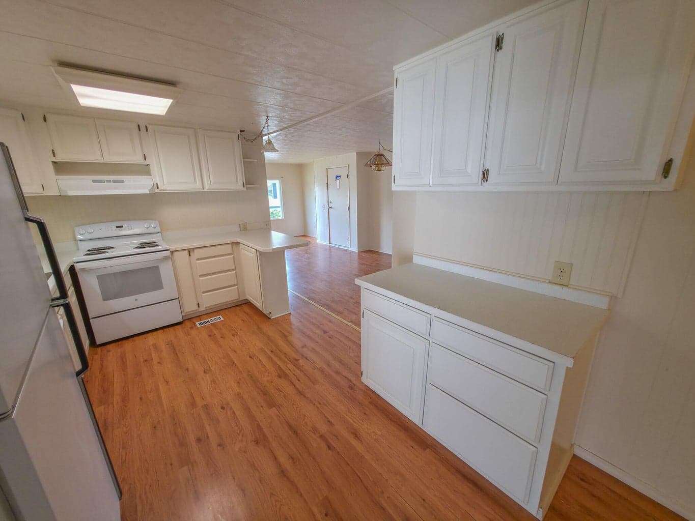 Photo of 443 Ashwood 3 of 40