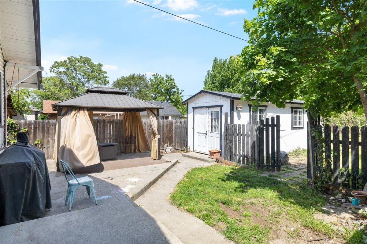 Photo of 512 Boardman 4 of 27