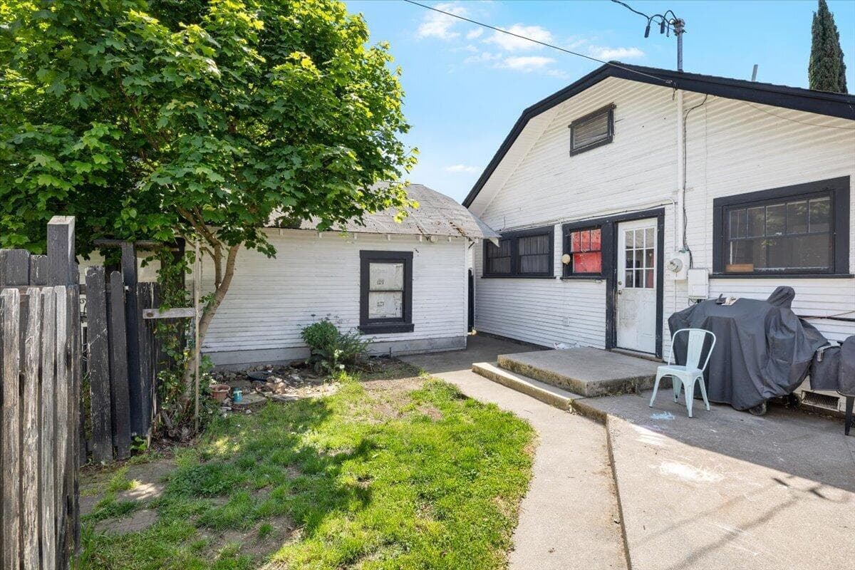 Photo of 512 Boardman 3 of 27