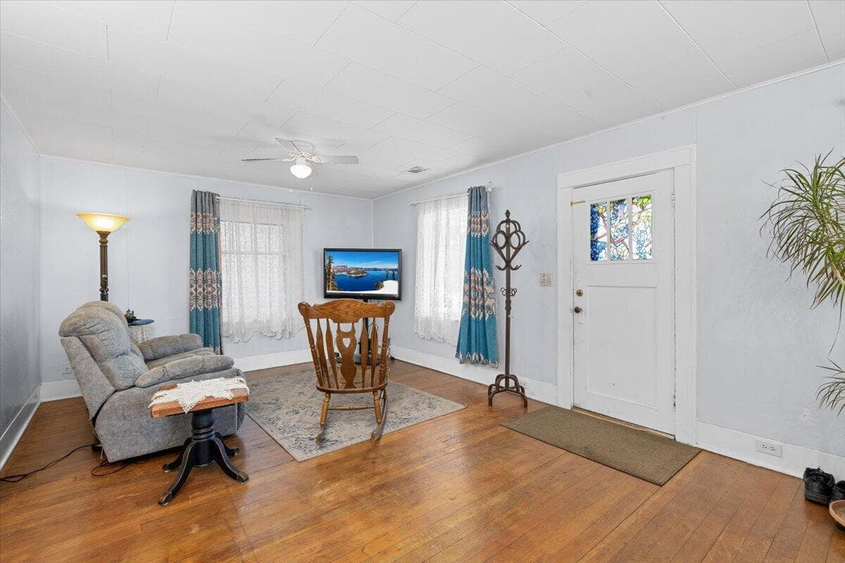 Photo of 512 Boardman 5 of 27