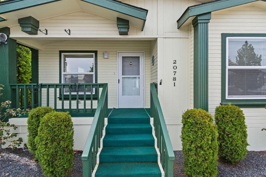 Photo of 20781 Livengood 3 of 53