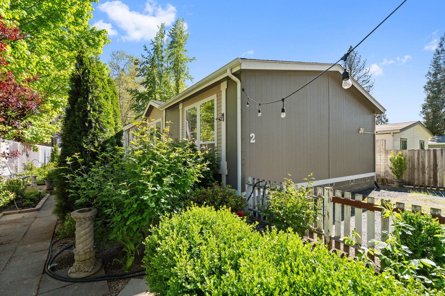 Photo of 594 Detrick 2 of 36