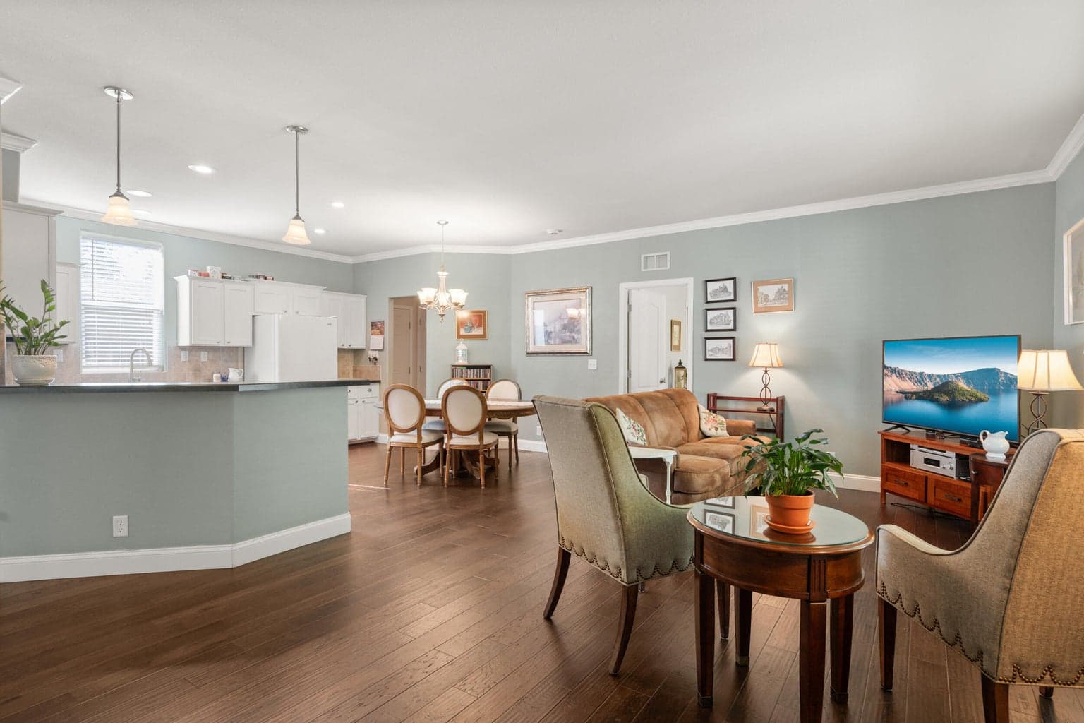 Photo of 594 Detrick 3 of 36