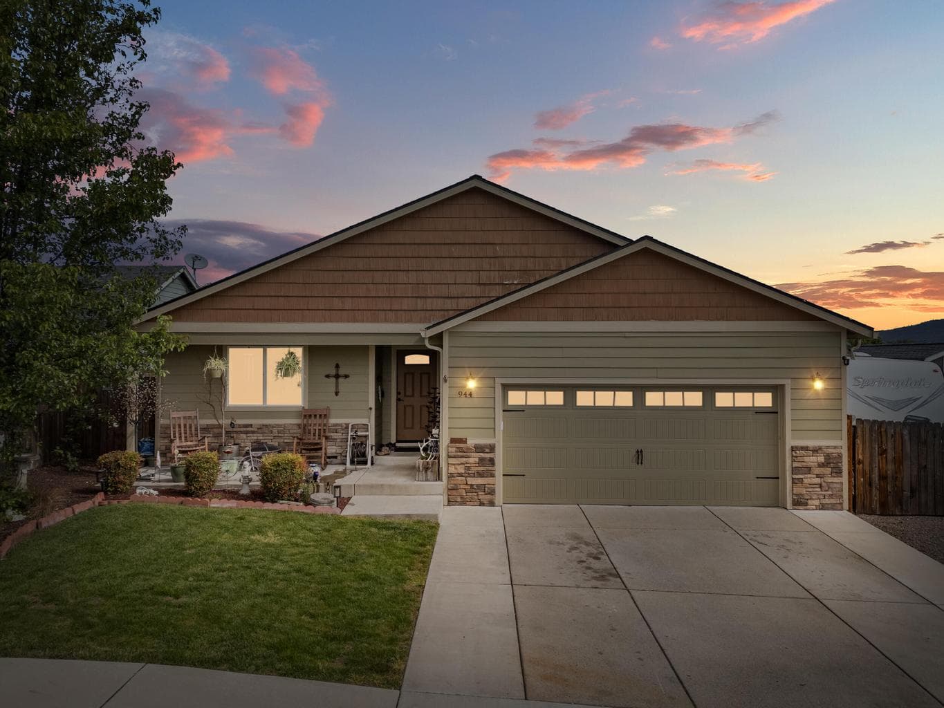 944 Stonewater