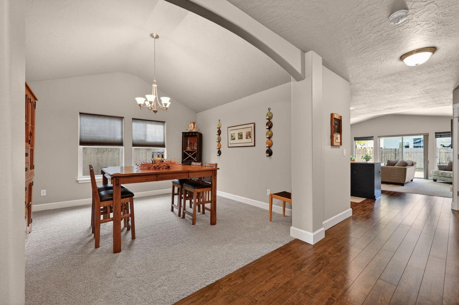 Photo of 3023 Red Oak 4 of 31