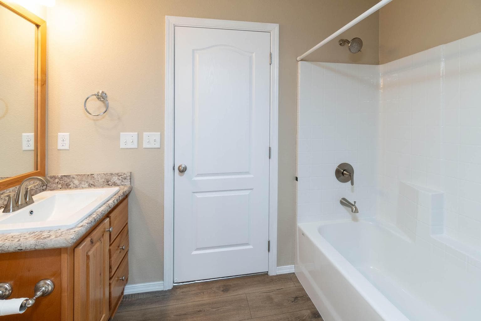 Photo of 472 SE 7th Street 12 of 20