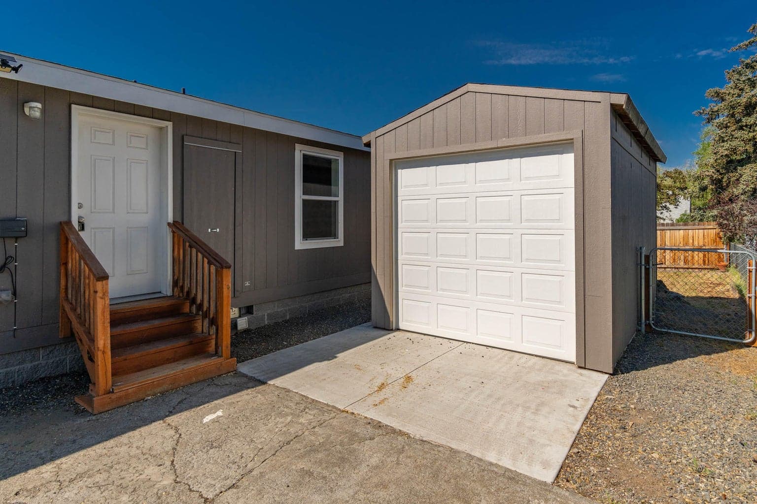 Photo of 472 SE 7th Street 19 of 20