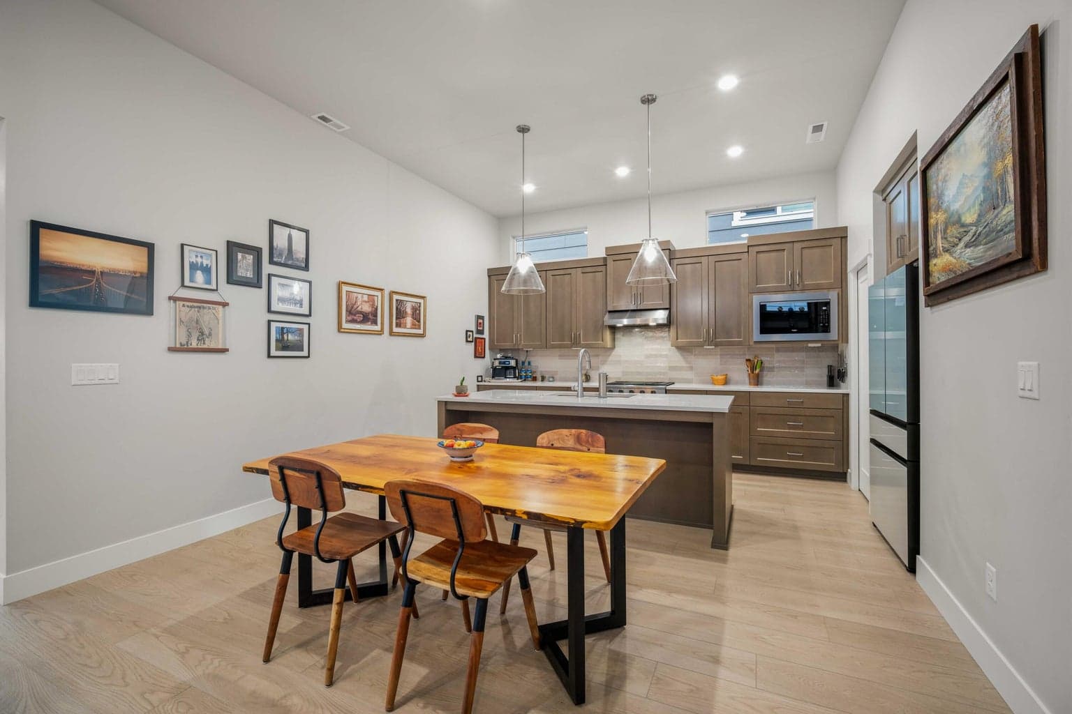 Open Kitchen/dining