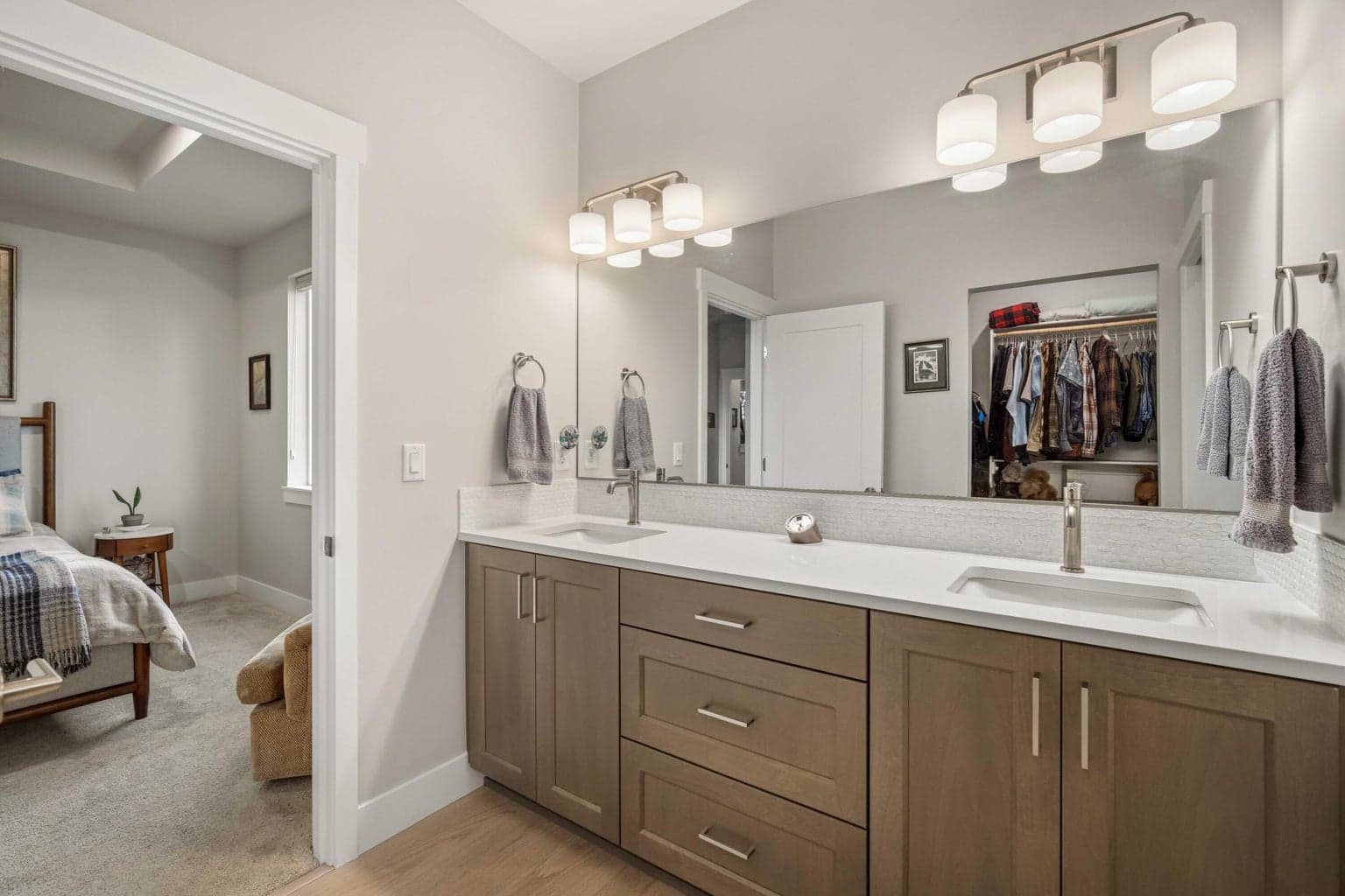 Primary - Double sinks