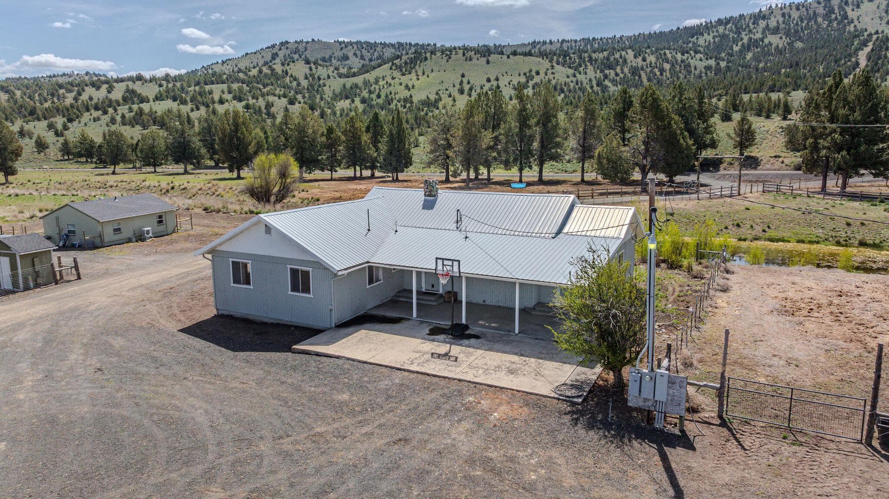 Photo of 41225 Van Lake Road 43 of 181