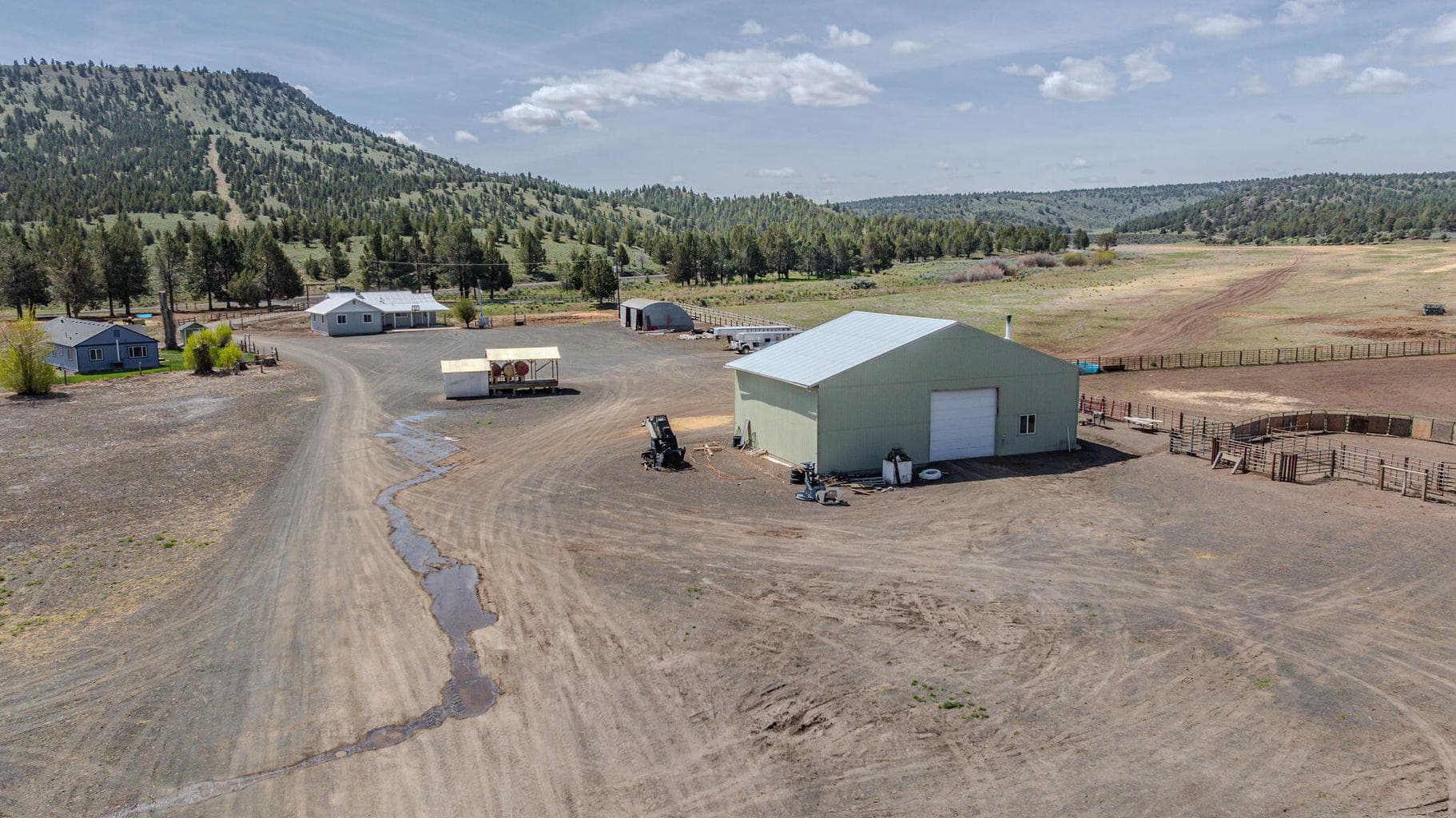 Photo of 41225 Van Lake Road 80 of 181