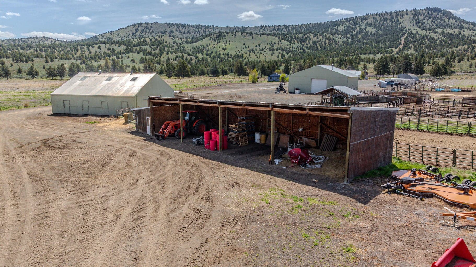 Photo of 41225 Van Lake Road 85 of 181