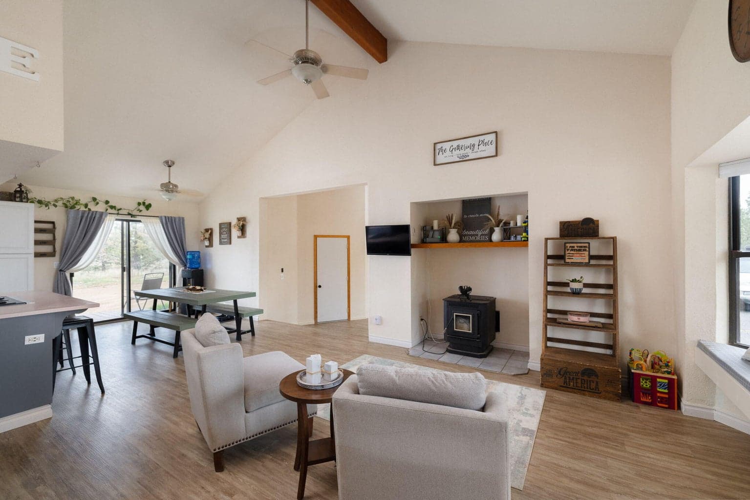 Photo of 999 NE King Way 7 of 45