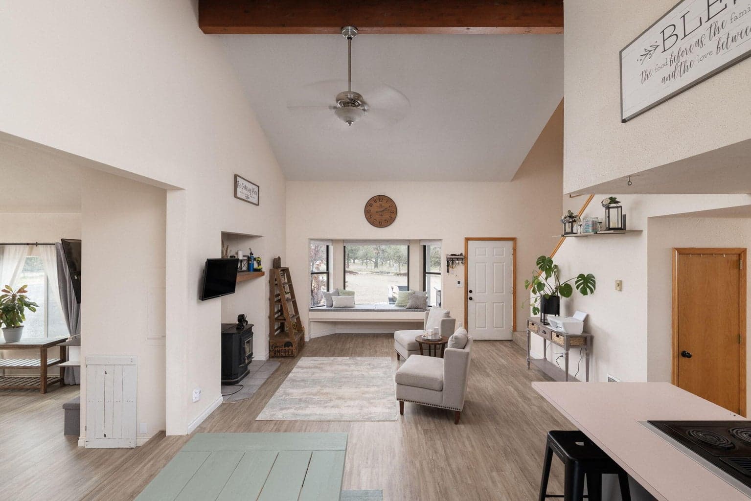 Photo of 999 NE King Way 8 of 45