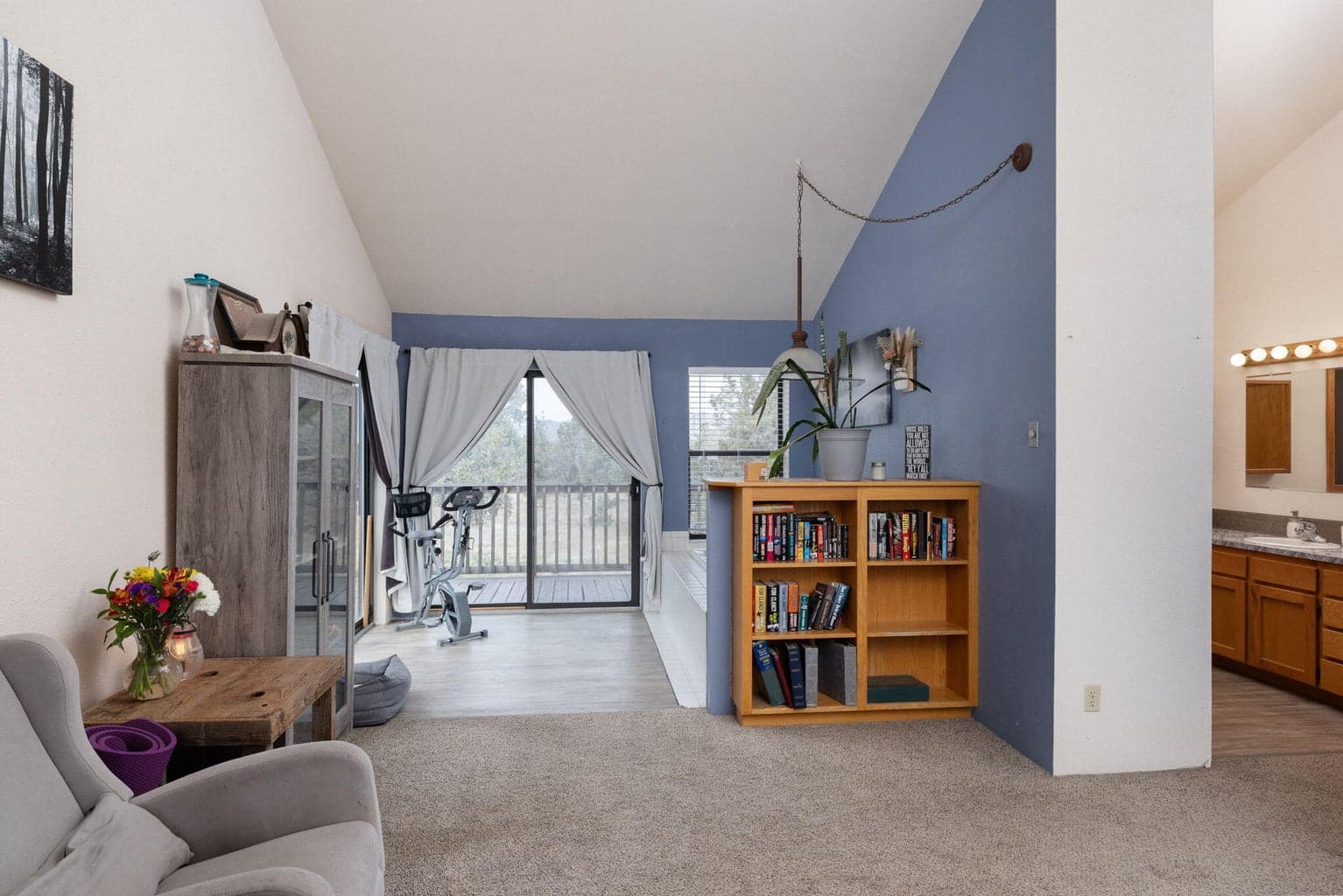 Photo of 999 NE King Way 17 of 45