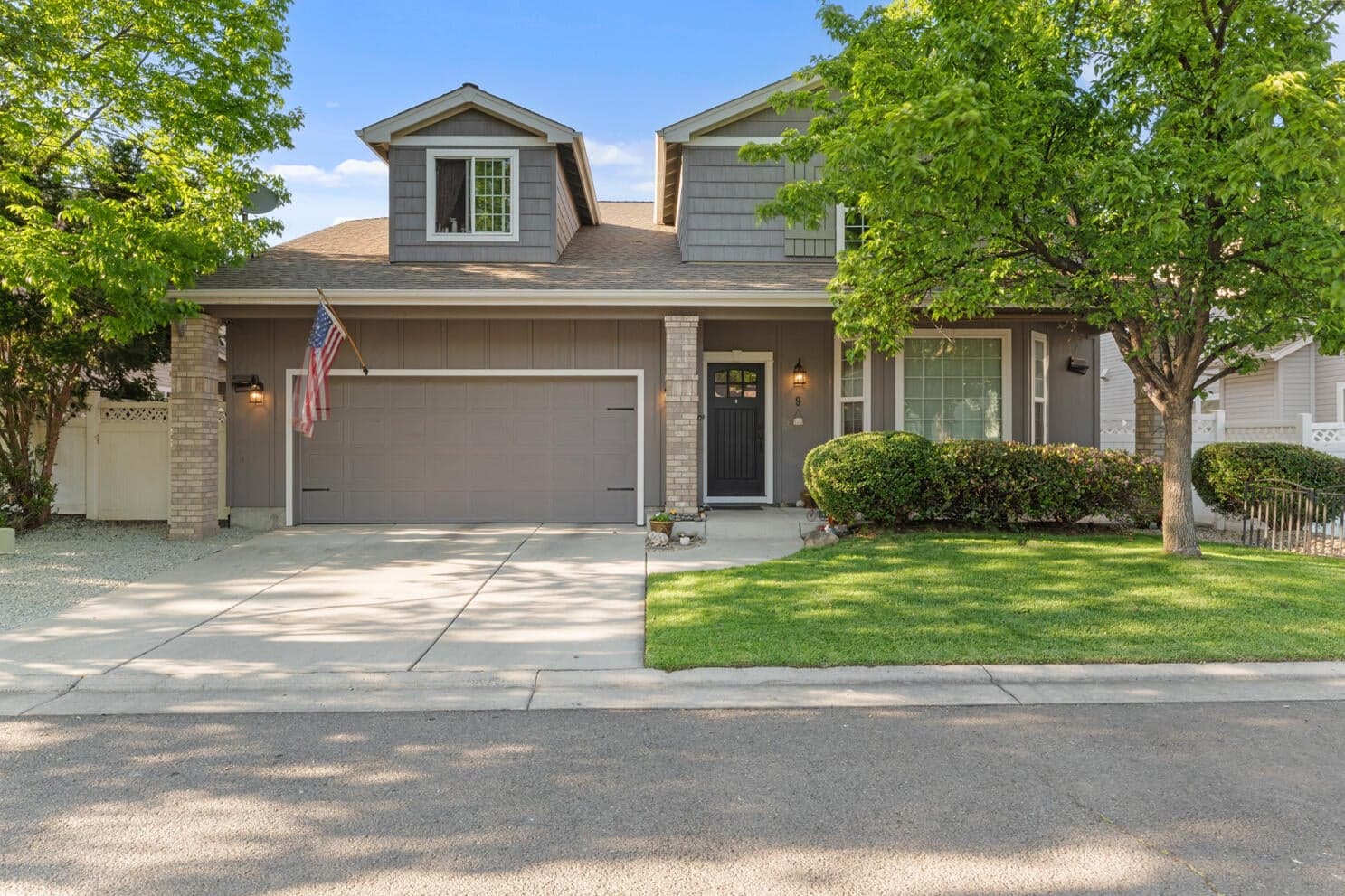 2160 Crestbrook
