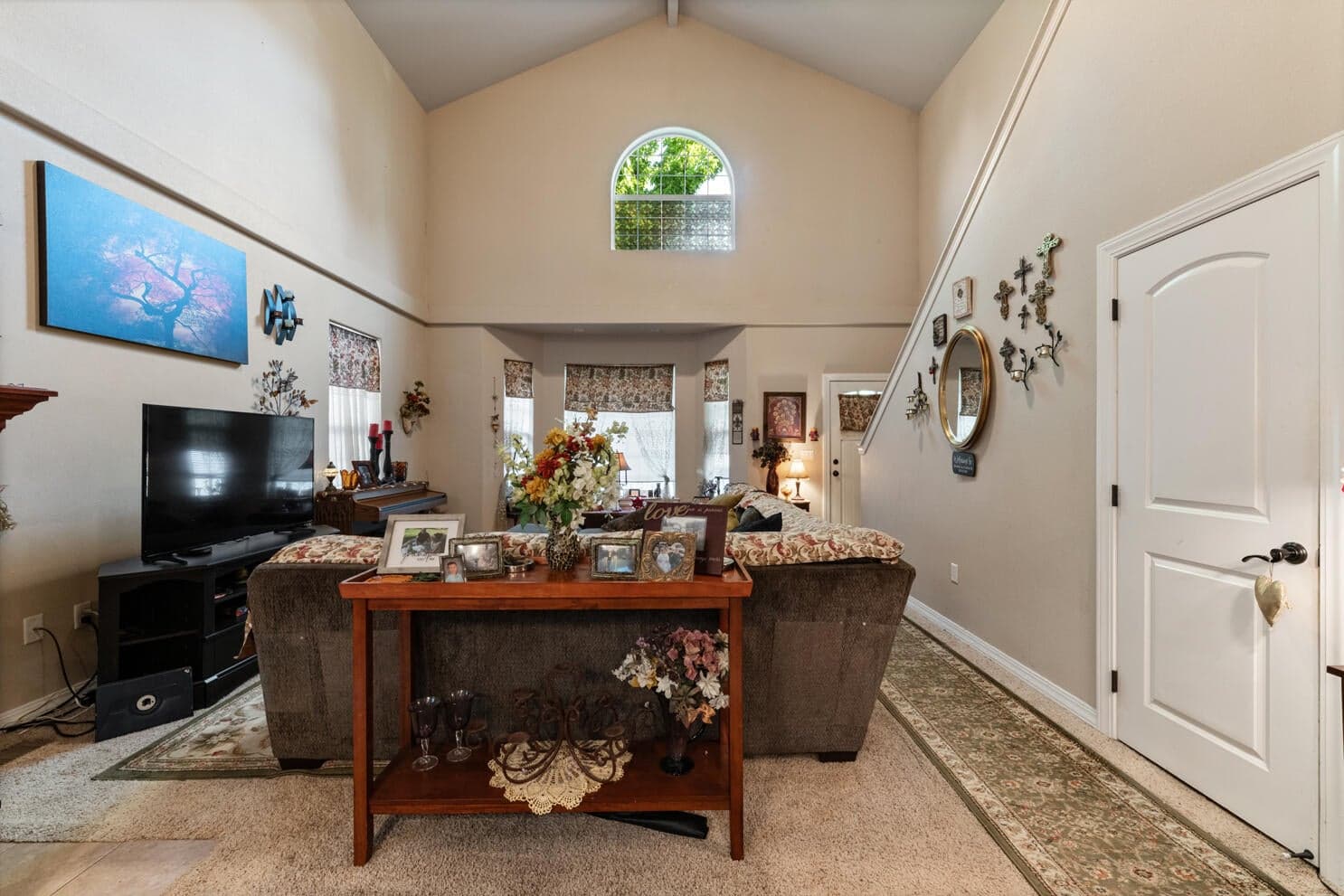 Photo of 2160 Crestbrook 5 of 27