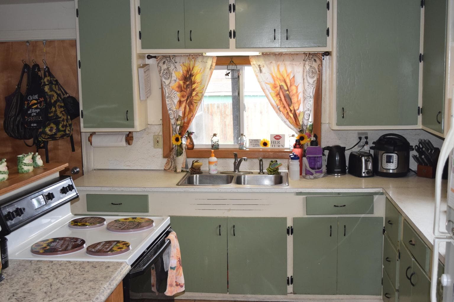 Photo of 864 3rd 4 of 14