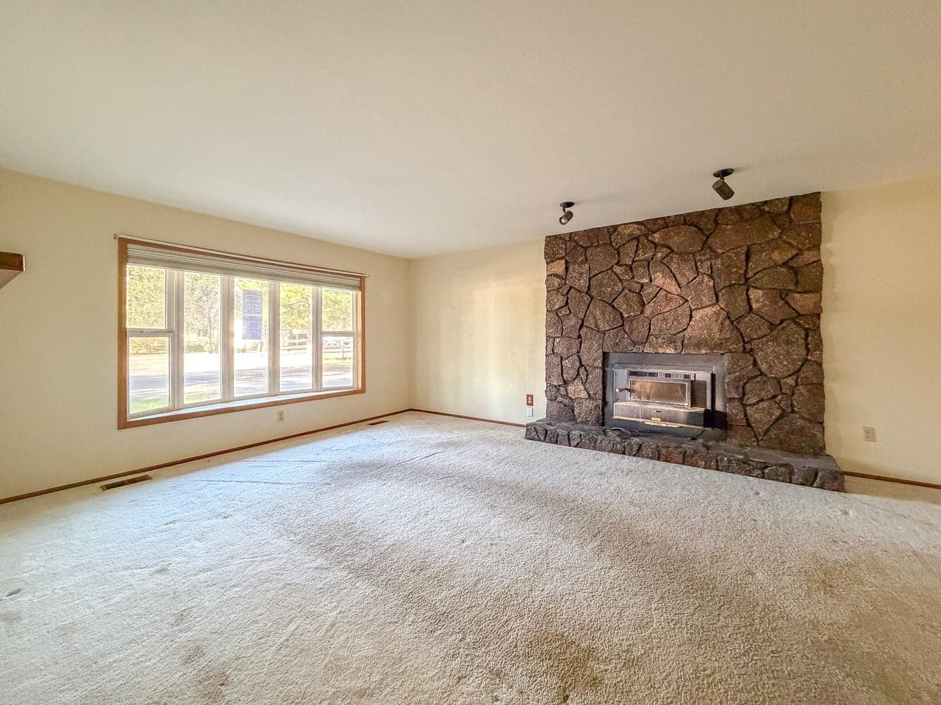 Photo of 15972 Sunrise Boulevard 8 of 18