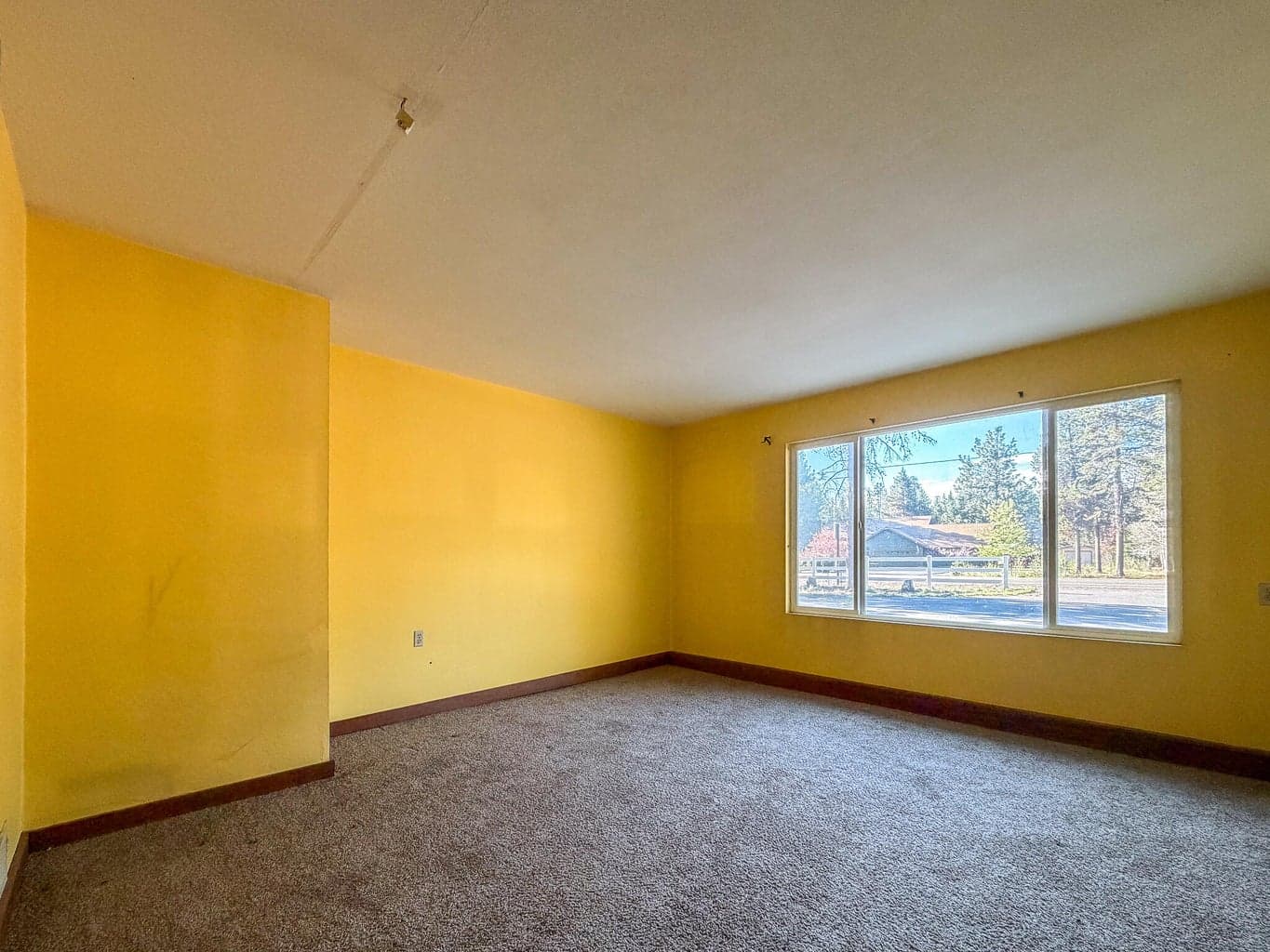 Photo of 15972 Sunrise Boulevard 14 of 18