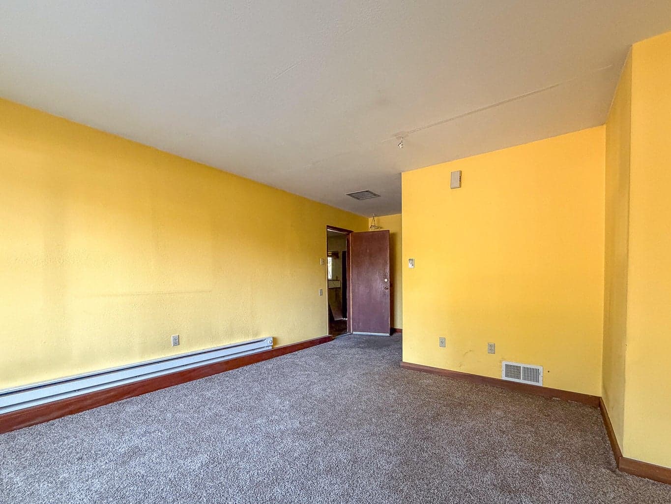 Photo of 15972 Sunrise Boulevard 15 of 18