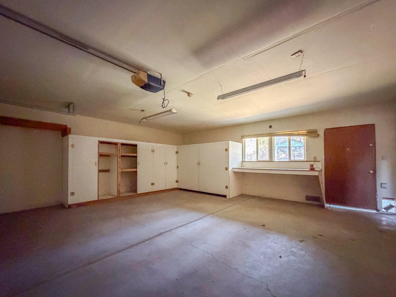 Photo of 15972 Sunrise Boulevard 17 of 18