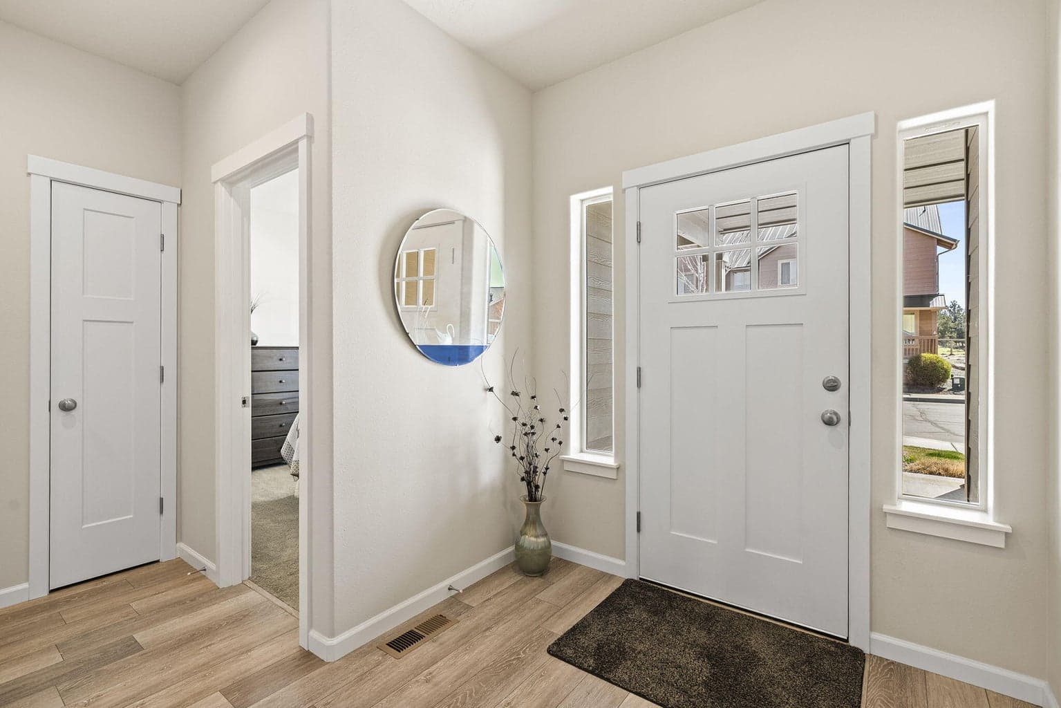Photo of 2955 Greenwood 2 of 29