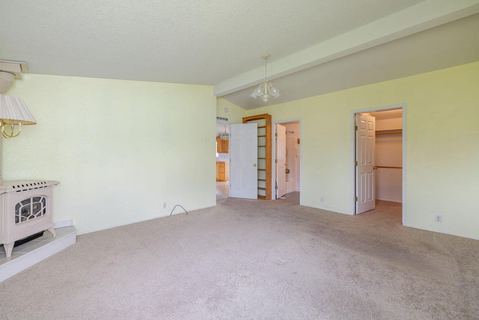 Photo of 1645 NE 6th Street 14 of 26