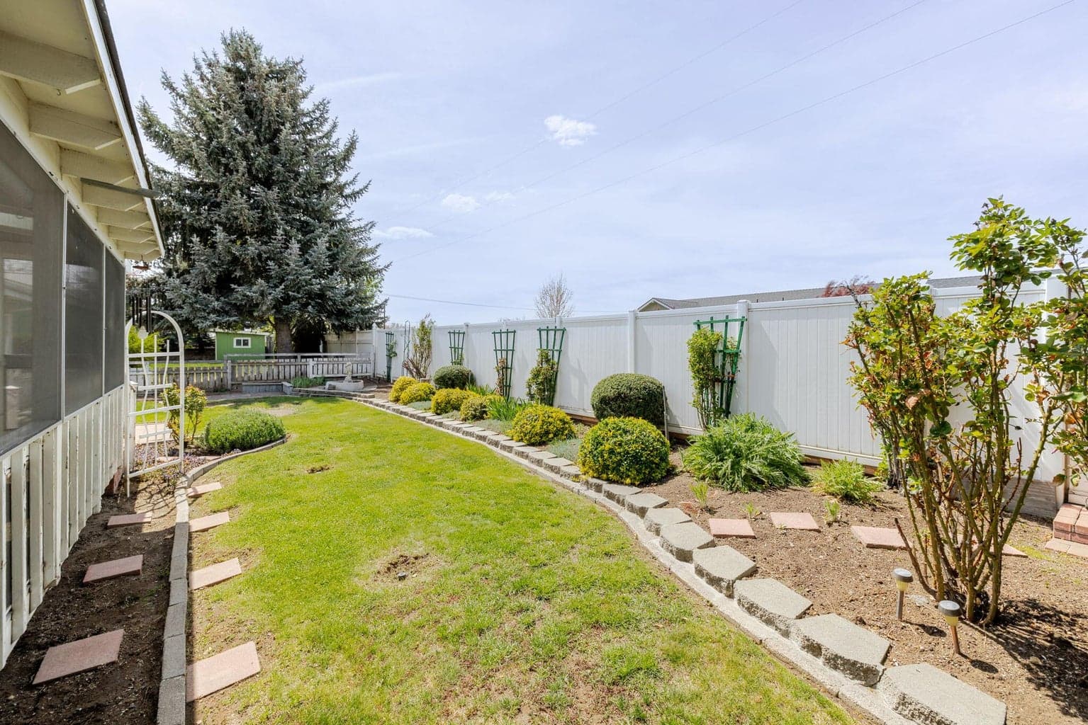 Photo of 1645 NE 6th Street 26 of 26