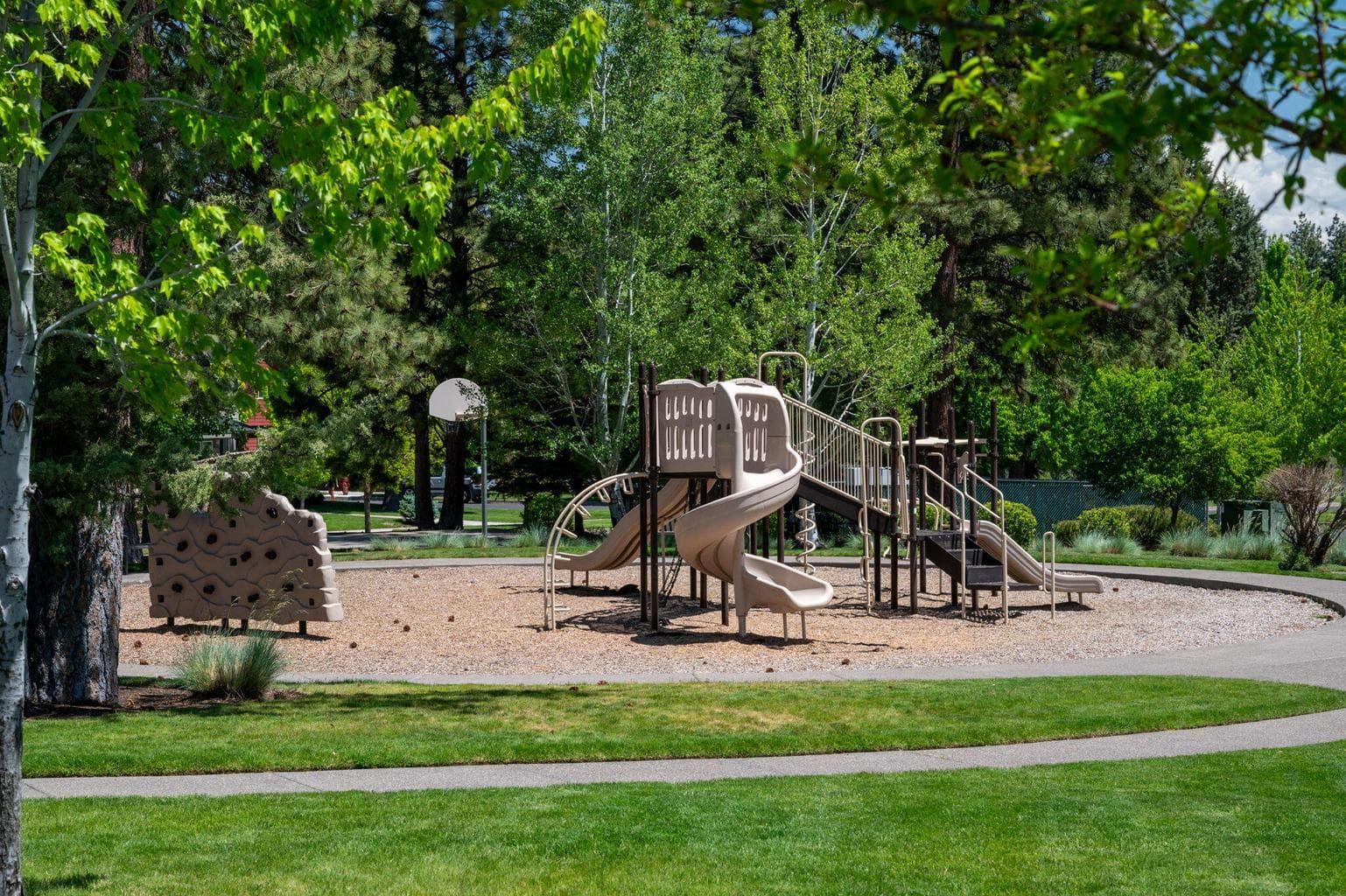 Photo of 19733 Aspen Meadows Drive 4 of 39