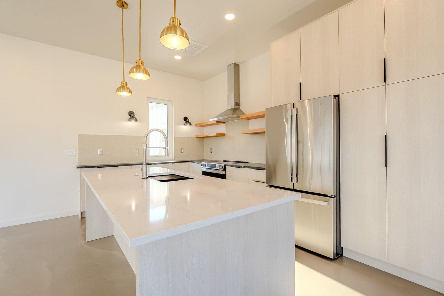 Photo of 312 Rapp 4 of 37