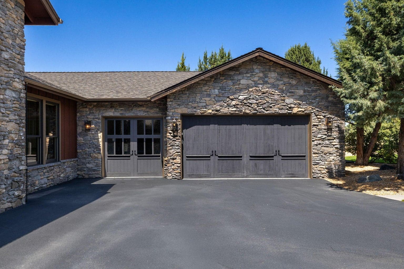 Garage is south facing. Ideal for Central Oregon winters