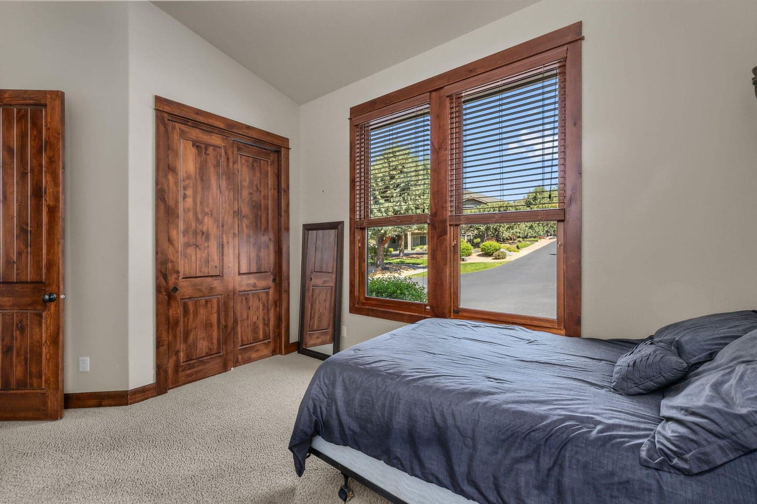 Guest bedroom 4.