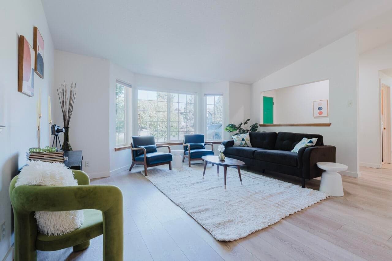 Photo of 3169 NE Elizabeth Court 14 of 36