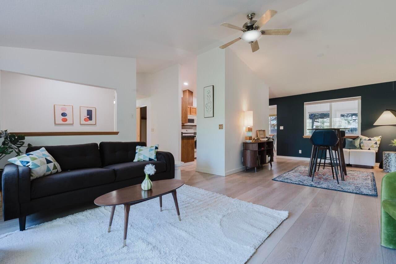 Photo of 3169 NE Elizabeth Court 16 of 36