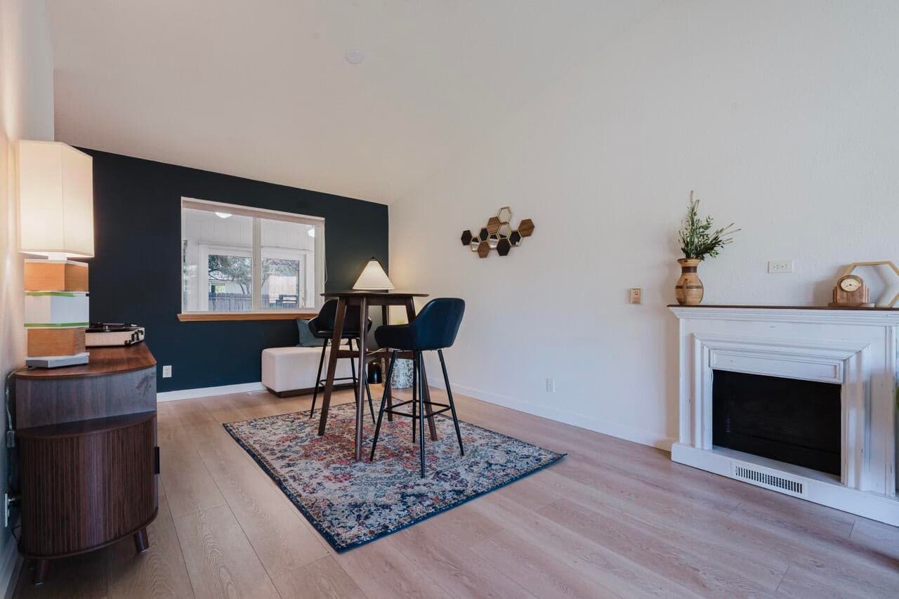 Photo of 3169 NE Elizabeth Court 15 of 36