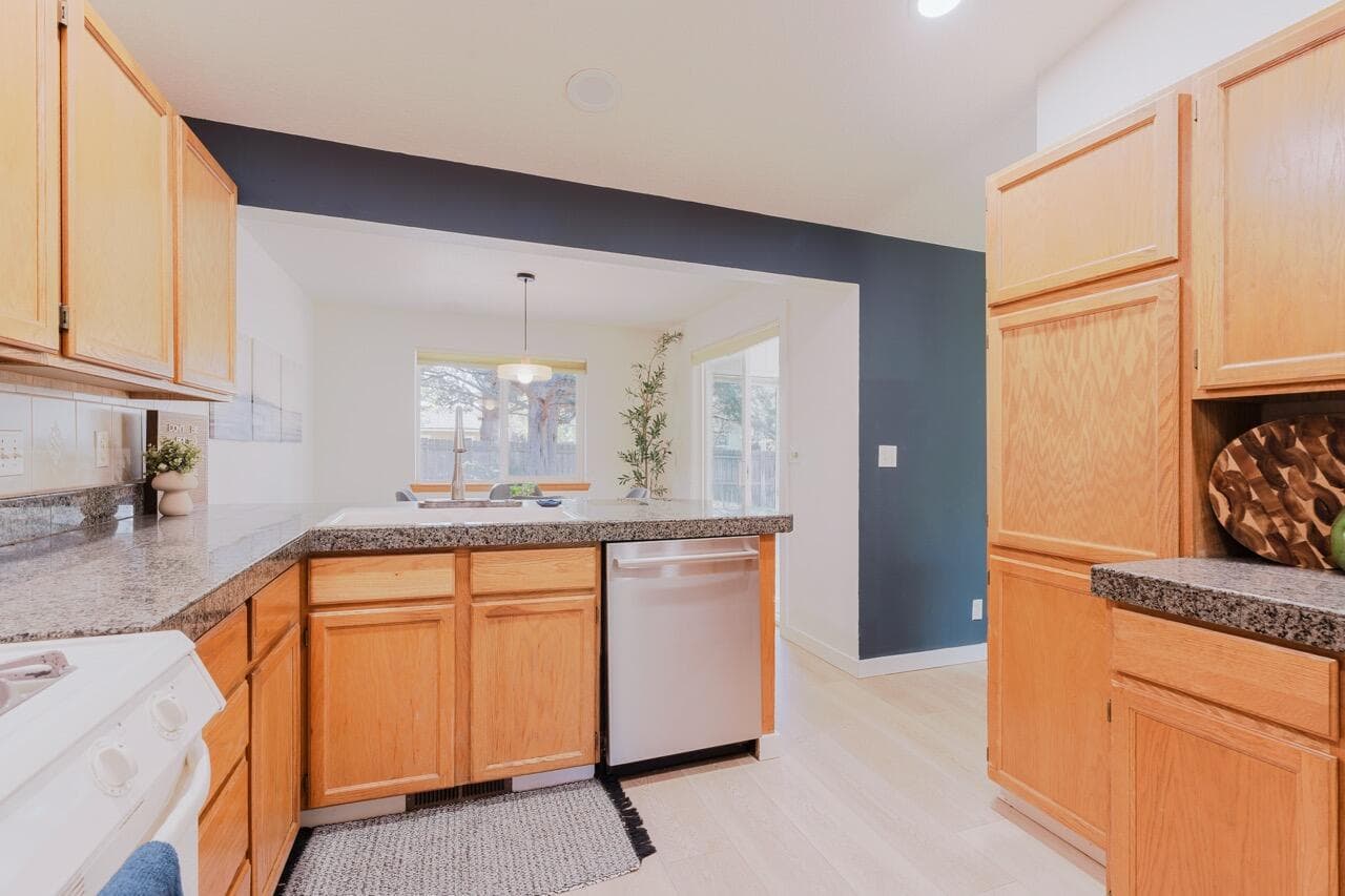 Photo of 3169 NE Elizabeth Court 22 of 36