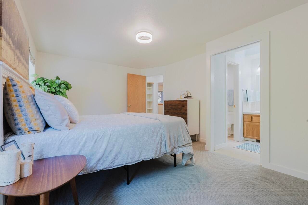 Photo of 3169 NE Elizabeth Court 29 of 36