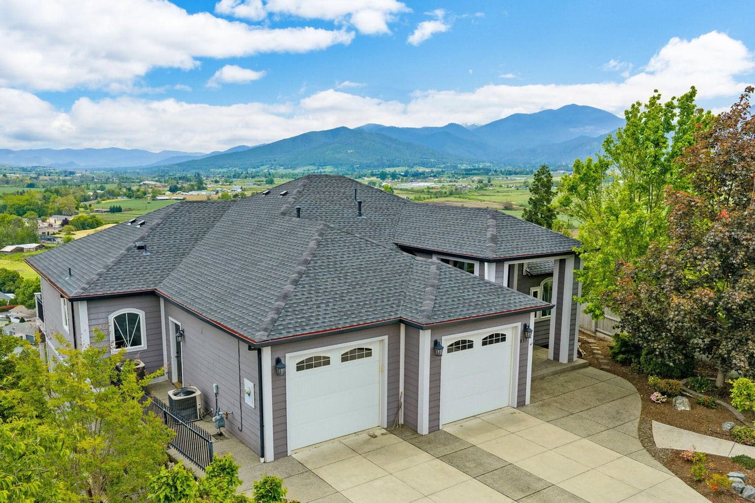 Photo of 817 Amerman 3 of 55