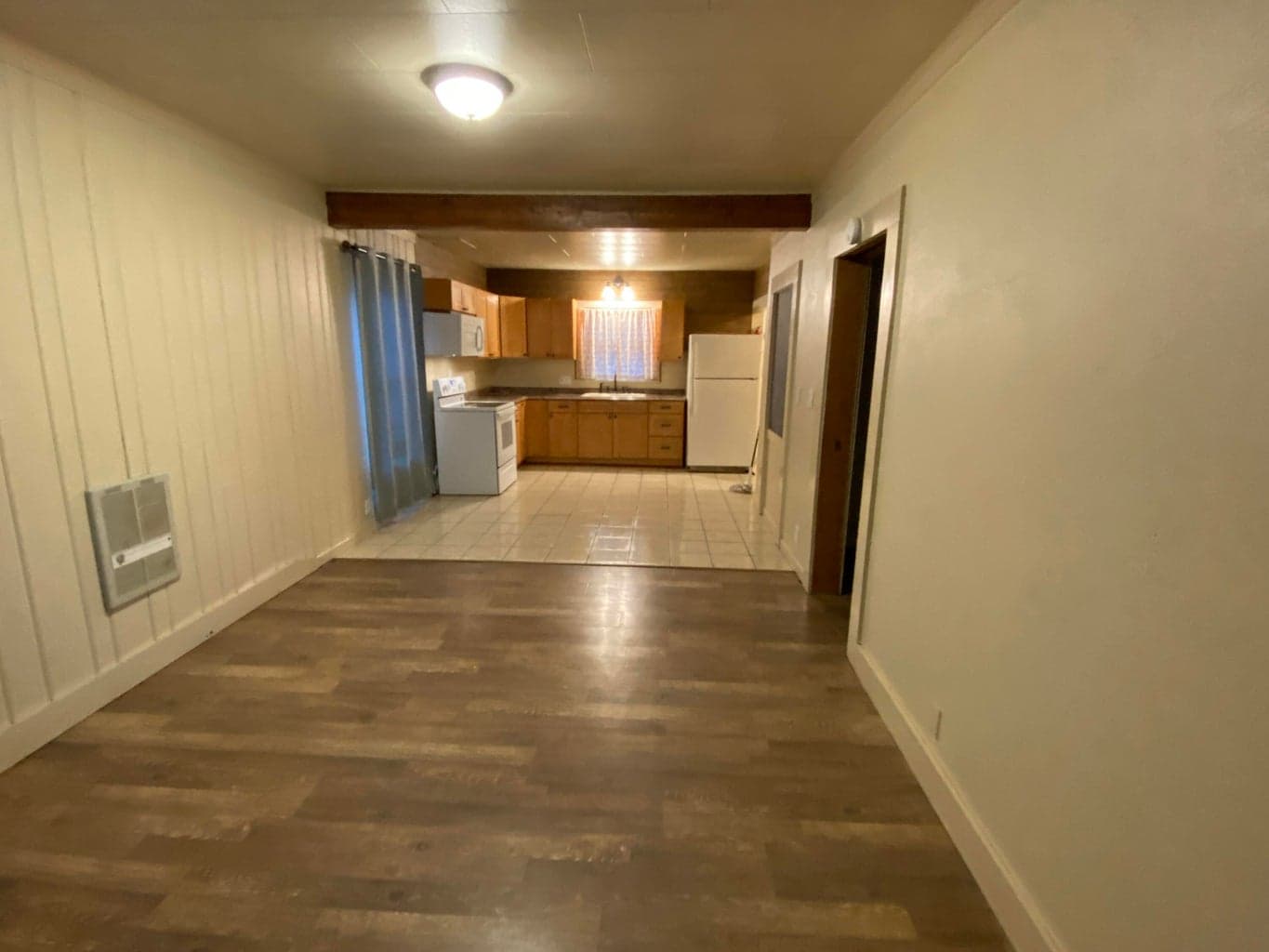 526 living room/kitchen